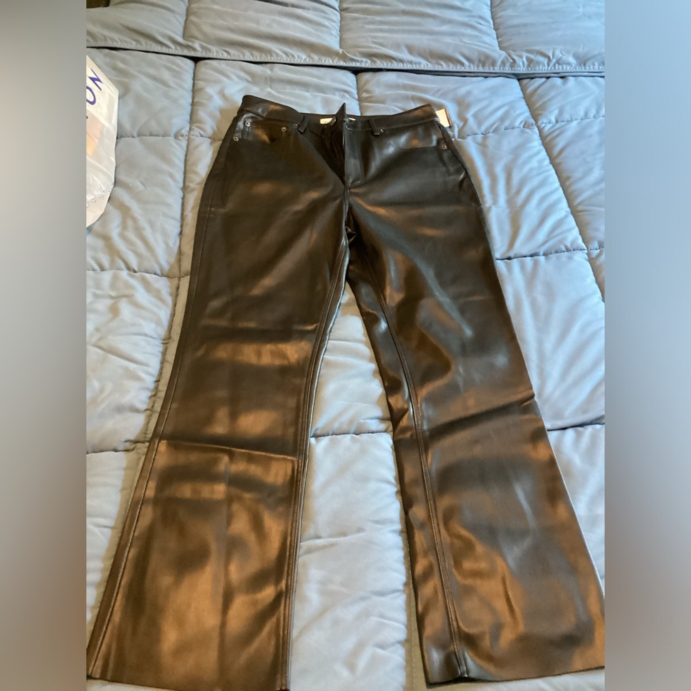 Zara Black Leather Pants - NWOT- Size 4 - CUTE & TRENDY!